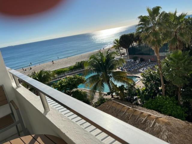 Ocean Manor Tiki Sunset Retreat Hotel Lauderdale-by-the-Sea Exterior photo