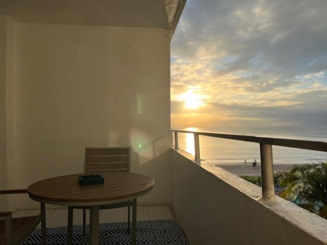 Ocean Manor Tiki Sunset Retreat Hotel Lauderdale-by-the-Sea Exterior photo